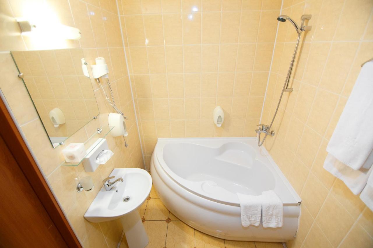 Optima Kropyvnytskyi Hotel Dış mekan fotoğraf